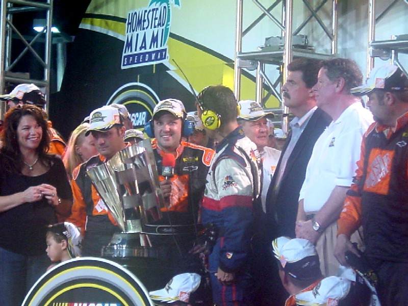 Tony Stewart talking to Joe Gibbs after the race